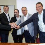 Los representantes de PSOE, IU Ganar la Región de Murcia, UPyD y Podemos tras firmar el pacto