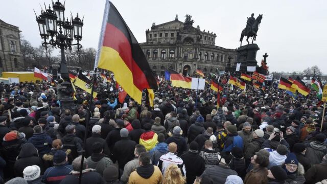 Manifestantes de Pegida, hoy en Dresde.
