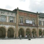 La plaza, en la imagen, está dedicada al fallecido etarra «Argala», uno de los terroristas que participaron en el asesinato de Carrero Blanco