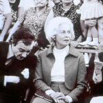 De izda. a dcha., Juan Luis Panero, Felicidad Blanc y Michi Panero, en una imagen de «El desencanto». Debajo, Leopoldo María, en la misma película