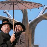 José Luis Torrijos y Eduardo Aguirre de Cárcer, en una escena de este tríptico, que reúne «La cueva de Salamanca», «El viejo celoso» y «El retablo de las maravillas»