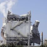 La refinería Exxon-Mobil, tras la explosión