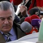 Luis Bárcenas a su salida de la sede de la Fiscalía Anticorrupción