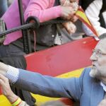 El presidente del Gobierno, Mariano Rajoy, ayer en la plaza de toros de Valencia