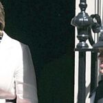 La ministra del Interior inicia la estampida en el laborismo
