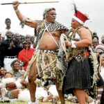 Zuma celebra su elección al borde del poder absoluto