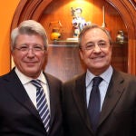 Enrique Cerezo, junto a Florentino Pérez, en el tradicional almuerzo entre directivas.