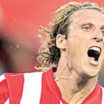 Forlán el delantero de moda en Europa
