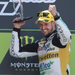 Thomas Luthi celebra el triunfo