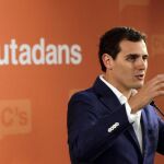 El presidente de Ciudadanos, Albert Rivera, hoy en la sede de la formación política