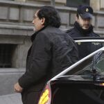 Moral Santín, ex consejero de IU, ayer a su llegada a la Audiencia Nacional para declarar como imputado