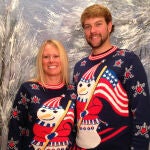 Estados Unidos celebra el Día Nacional del Jersey Navideño Feo