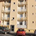 Vista del edificio en Béziers donde fueron arrestados los cinco chechenos
