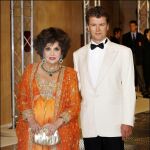 La actriz Gina Lollobrigida y Javier Rigau durante la 58º edición de la gala de la Cruz Roja de 2006 en Mónaco