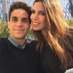 Marc Bartra y Melissa Jiménez