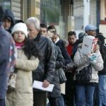 La mayoría de españoles cree que las pensiones y el paro empeorarán en 2011