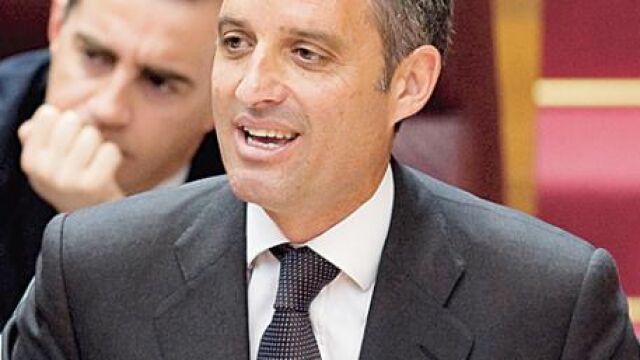 Camps dice que no debe nada a nadie y que no guardará rencor