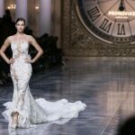 La modelo rusa Irina Shayk con una creación de la firma Pronovias