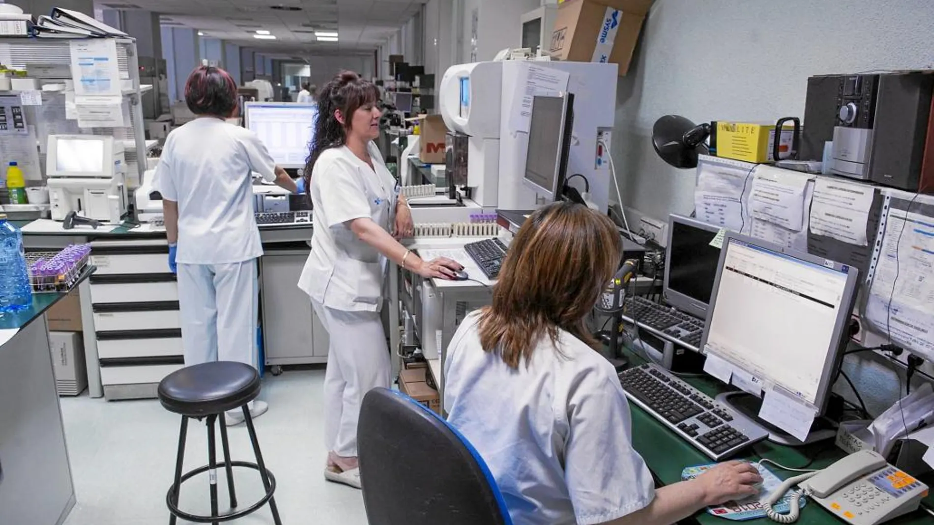 Imagen de archivo de un grupo de enfermeras en un hospital.