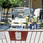 Los pisos permanecen acordonados ante los daños sufridos y el riesgo de derrumbe de una grúa cercana
