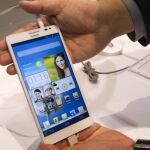 Un teléfono Huawei, en una feria de electrónica
