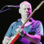 Mark Knopfler comenzó con «Border river» y acabó con «Brothers in arms» y «So far away», que levantaron un brutal clamor