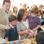 Una espera electoral con familia, prensa y libros