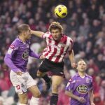 Llorente cabecea a puerta en un momento del partido