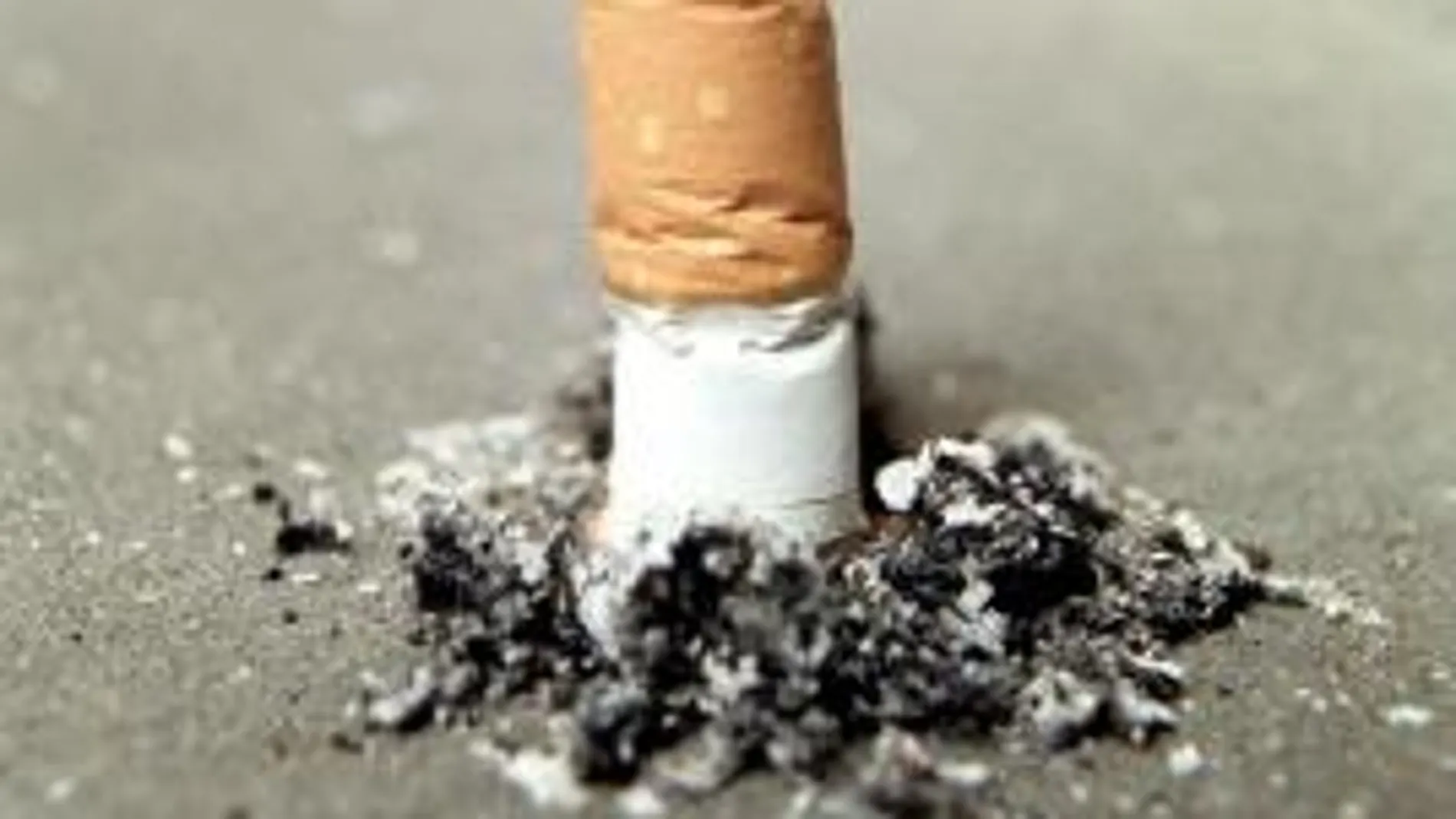 El último cigarro. Muchos fumadores intentarán dejar el tabaco en 2024