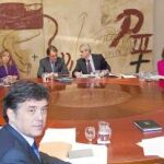 Mas reunió ayer al Govern y les dio órdenes de minimizar el gasto