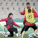 La plantilla del Barcelona se ejercitó durante la tarde de ayer sobre el césped del estadio OACA Spiros Louis de Atenas
