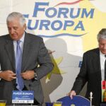 Santiago Herrero y Arturo Fernández, ayer en el «Nueva Economía Fórum» celebrado en Madrid