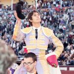Tibia salida en hombros de Castella