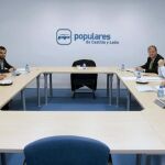 El presidente del PP en Castilla y León y en funciones de la Junta, Juan Vicente Herrera, se ha reunido hoy con el procurador electo y líder de Ciudadanos, Luis Fuentes