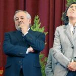 La ministra de Medio Ambiente y Medio Rural y Marino, ayer en la capital cordobesa junto al alcalde Andrés Ocaña