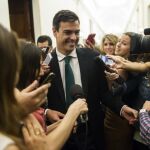 El líder del PSOE, Pedro Sanchez, durante la sesión de control en el Congreso