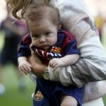Sasha Piqué, en su primera visista al Camp Nou