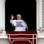 Benedicto XVI: «El hombre lleva en su propio genoma la huella profunda del amor de Dios»