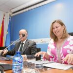 Pilar del Olmo analiza los datos acompañada por el director general de Tributos, Jesús Baeta