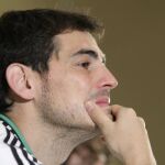 Iker Casillas, portero y capitán de la selección española de fútbol, durante la rueda de prensa que ofreció hoy