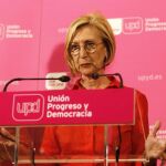 Rosa Díez, portavoz de UPyD, tras comparecer para comentar los resultados electorales y anunciar que no presentará su candidatrura para el Consejo de Dirección del partido.