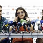 Mónica Oltra (en el centro), ayer junto a Fran Ferri e Isaura Navarro