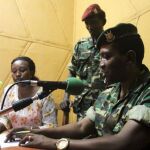 El General Mayor, Godefroid Niyombare, durante su comunicado por radio a la nación