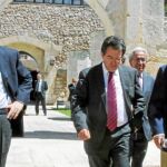 El presidente Herrera inaugura los Cursos de Verano de la Universidad de Burgos, junto a Mateos, Alfonso Murillo, Aparicio y Orden Vígara