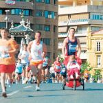 Valencia se viste de corto con la Volta a Peu