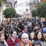 Estampa habitual el primer día de rebajas: calles atestadas de gente