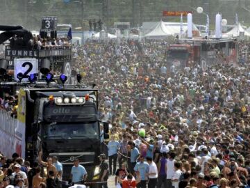 Cientos de miles de personas se dieron cita hoy en Duisburgo