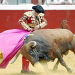 Antonio Barrera dibuja ayer una media en la Semana Grande de San Sebastián