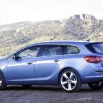 Formas muy atractivas en la carrocería familiar del Opel Astra