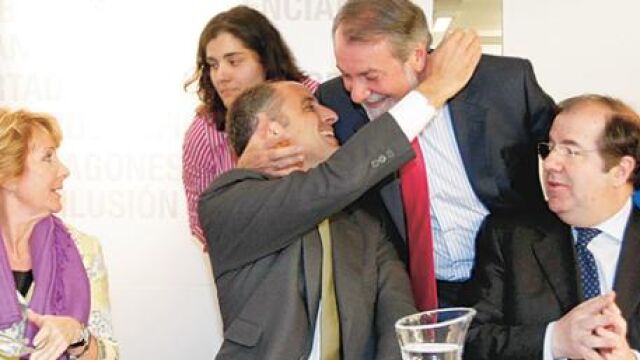 La Ejecutiva del PP secunda a Rajoy y apoya a Camps en el «caso Gürtel»